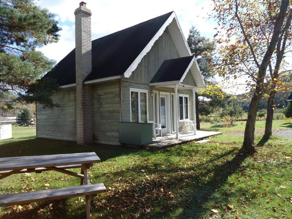 Maison Chez Laurent Hotel Baie-Saint-Paul Exterior photo